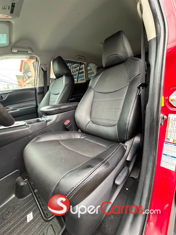 2020 Toyota RAV4 LE — foto 5 / 12