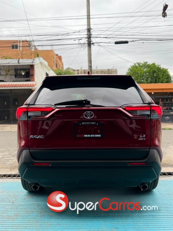 2020 Toyota RAV4 LE — foto 10 / 12