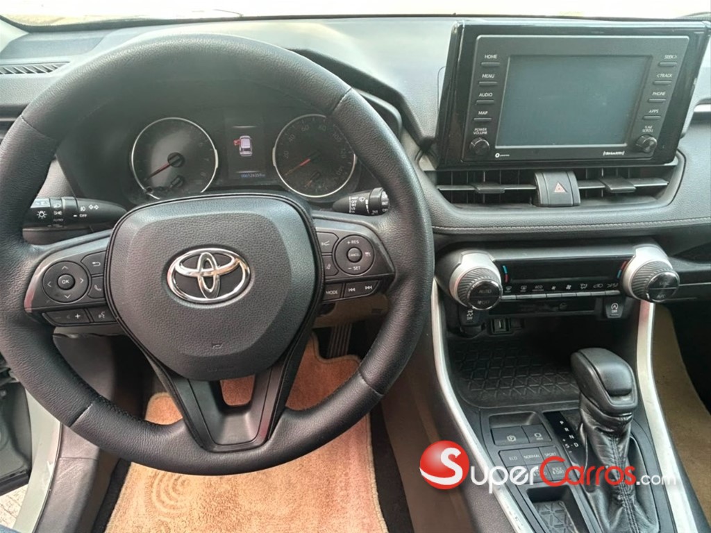 2021 Toyota RAV4 XLE — foto 8 / 10