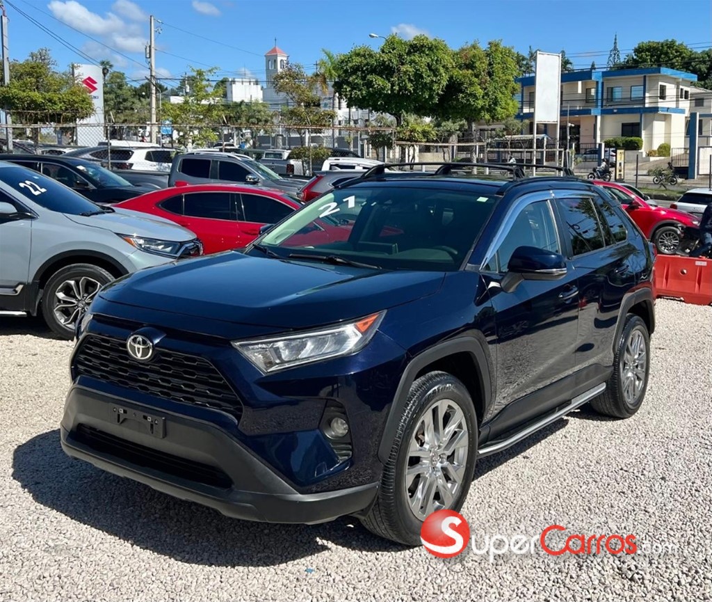 2021 Toyota RAV4 XLE Premium — foto 4 / 9