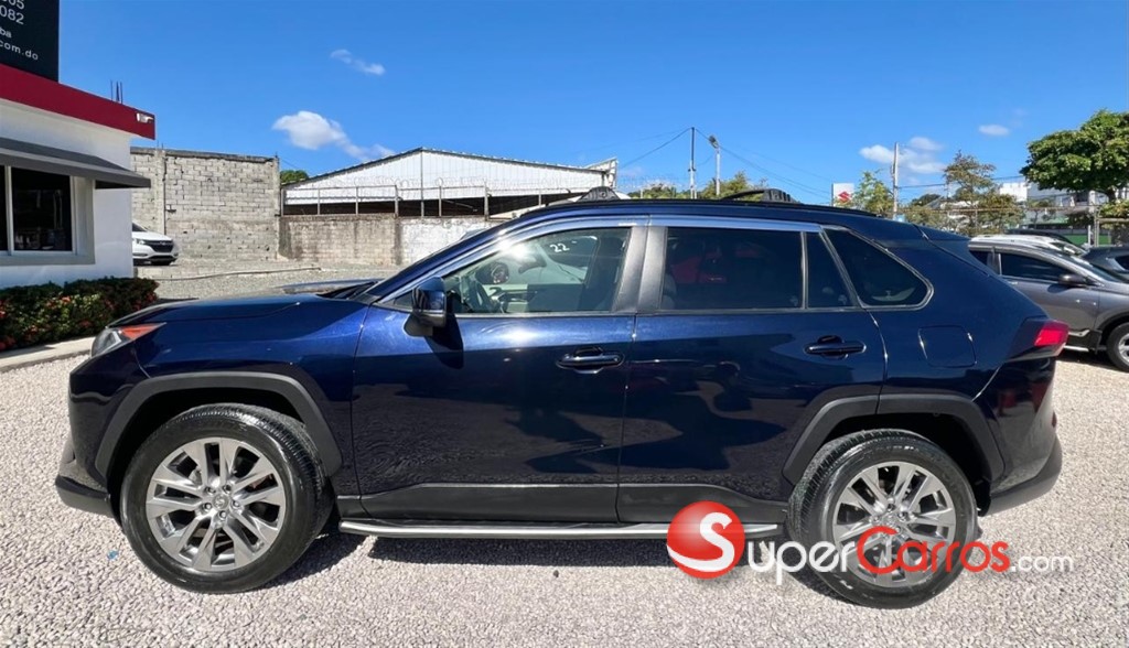 2021 Toyota RAV4 XLE Premium — foto 5 / 9