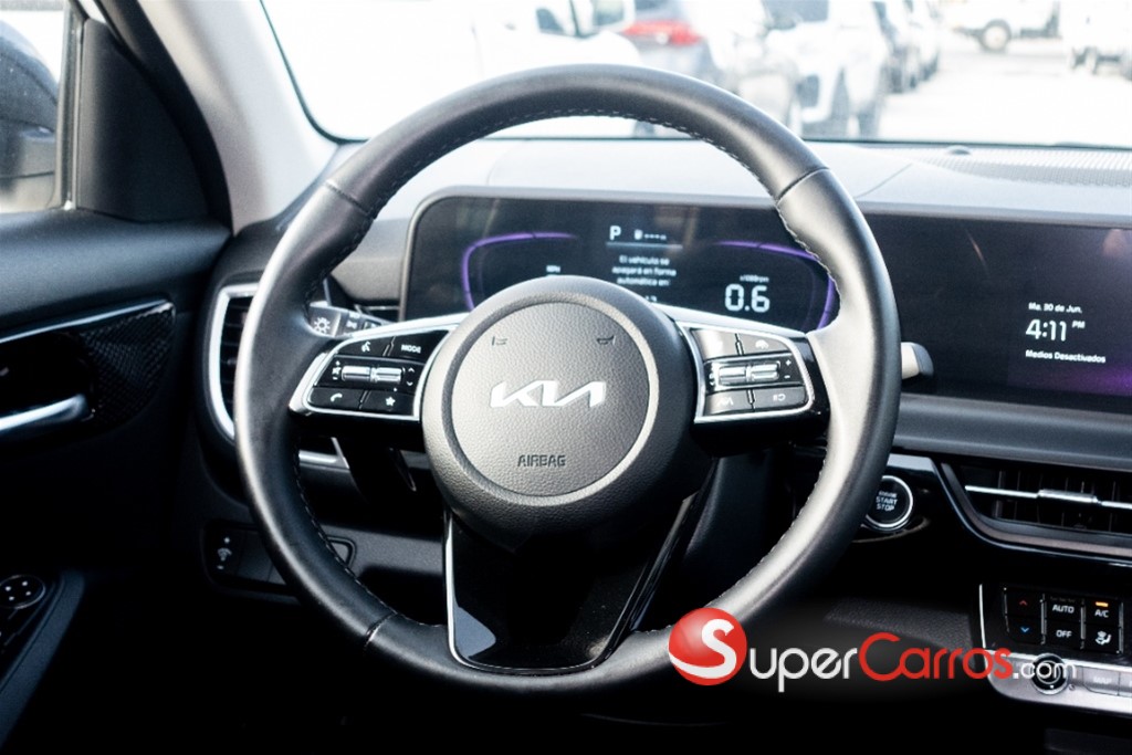 2025 Kia Seltos — foto 8 / 10