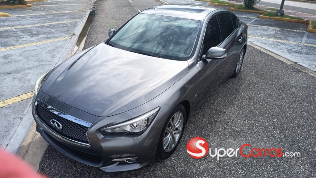 2016 Infiniti Q-50 — foto 2 / 10