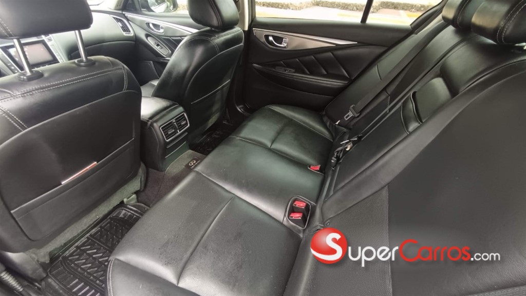 2016 Infiniti Q-50 — foto 10 / 10