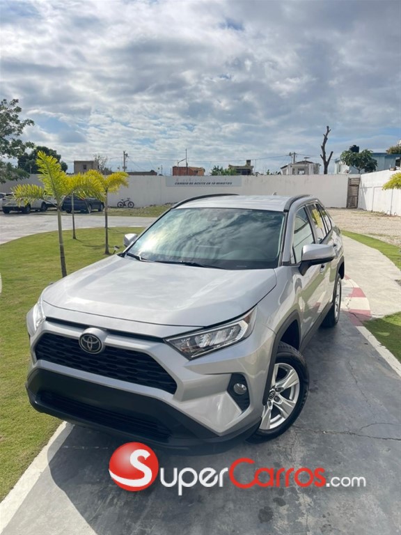2021 Toyota RAV4 XLE — foto 5 / 9