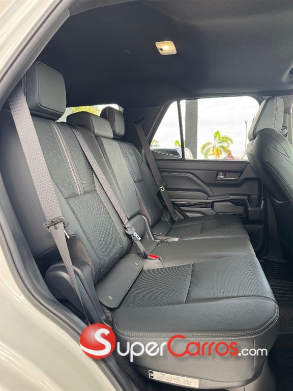 2026 Toyota 4 Runner Limited — foto 6 / 11