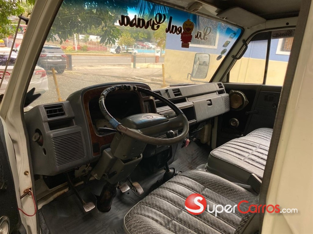 2010 Daihatsu Delta — foto 8 / 10