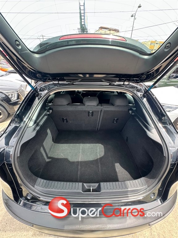 2021 Mazda CX-30 — foto 8 / 12