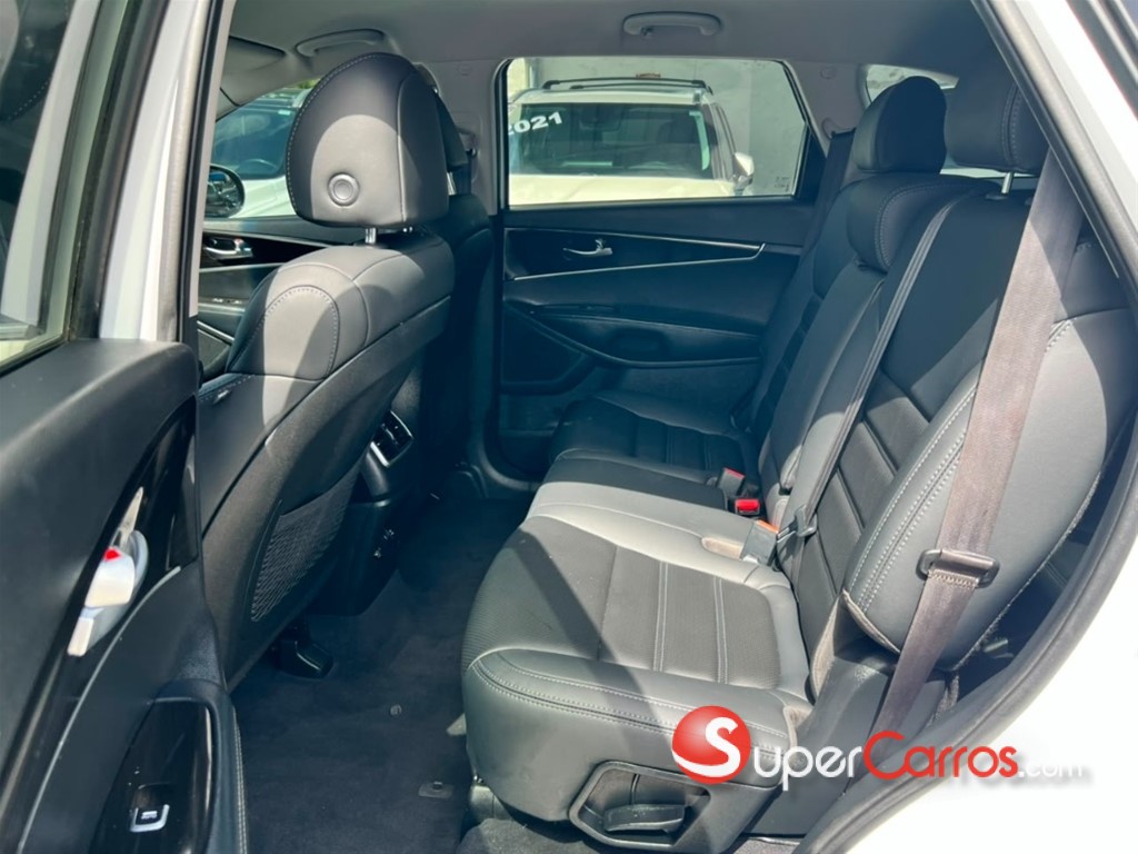 2020 Kia Sorento LX — foto 7 / 12