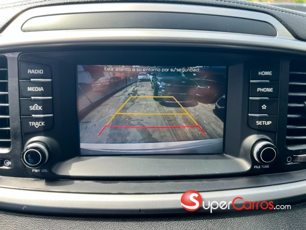 2020 Kia Sorento LX — foto 11 / 12