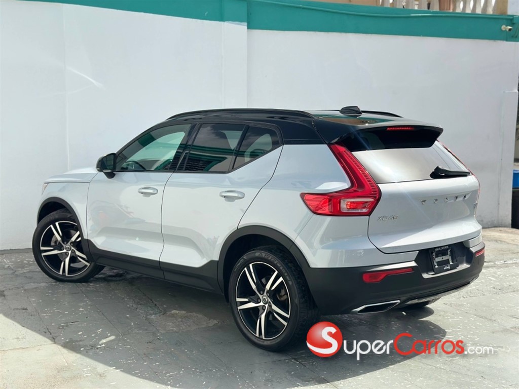 2020 Volvo XC40 T5 R-DESING — foto 2 / 12