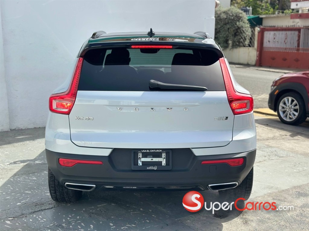 2020 Volvo XC40 T5 R-DESING — foto 6 / 12
