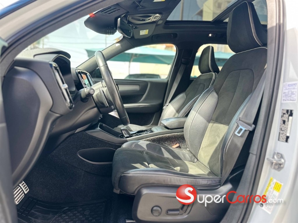 2020 Volvo XC40 T5 R-DESING — foto 9 / 12