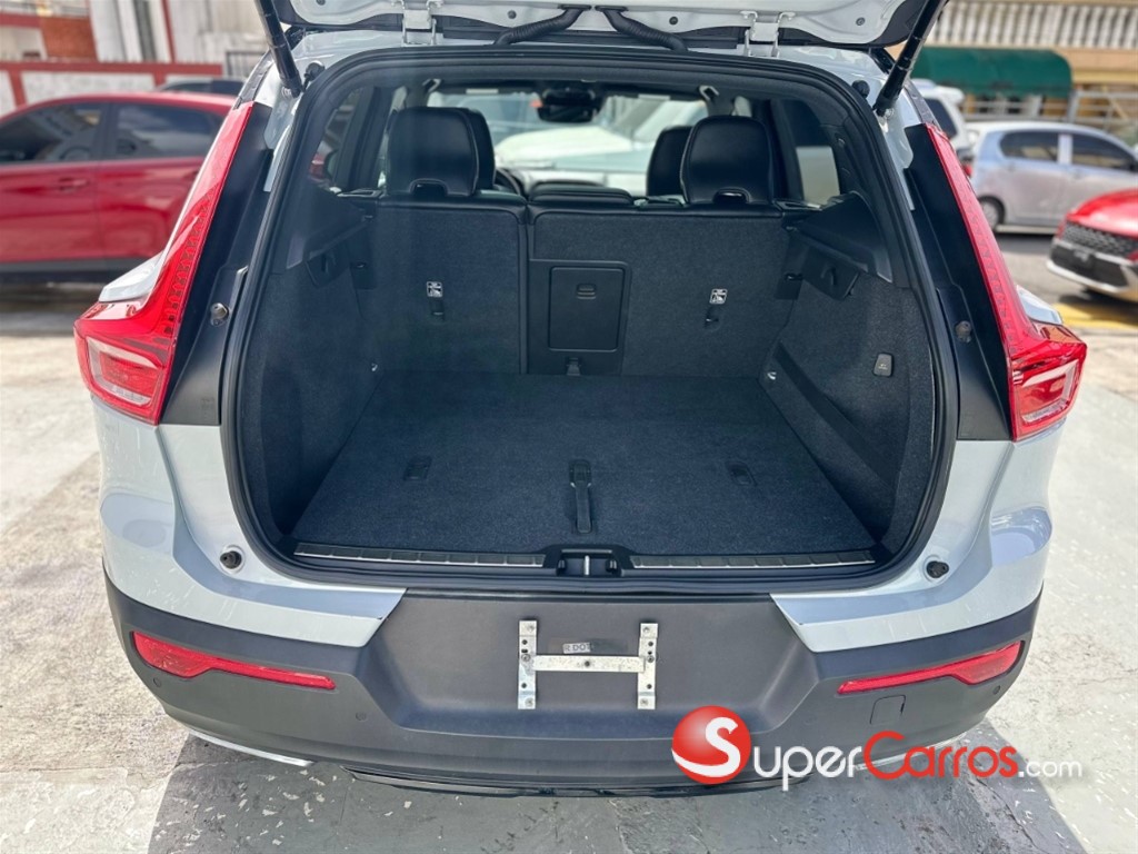 2020 Volvo XC40 T5 R-DESING — foto 10 / 12