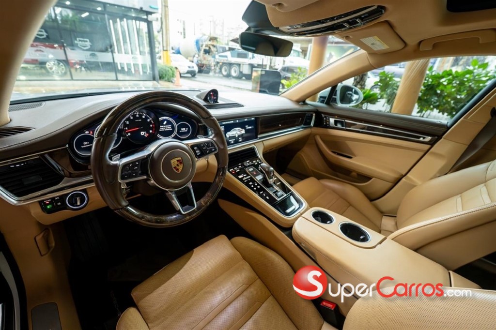 2020 Porsche Panamera — foto 10 / 12