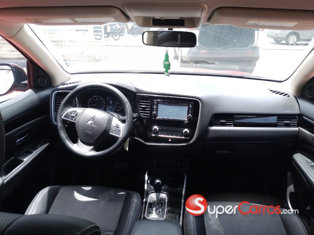 2020 Mitsubishi Motors Outlander SE — foto 8 / 10