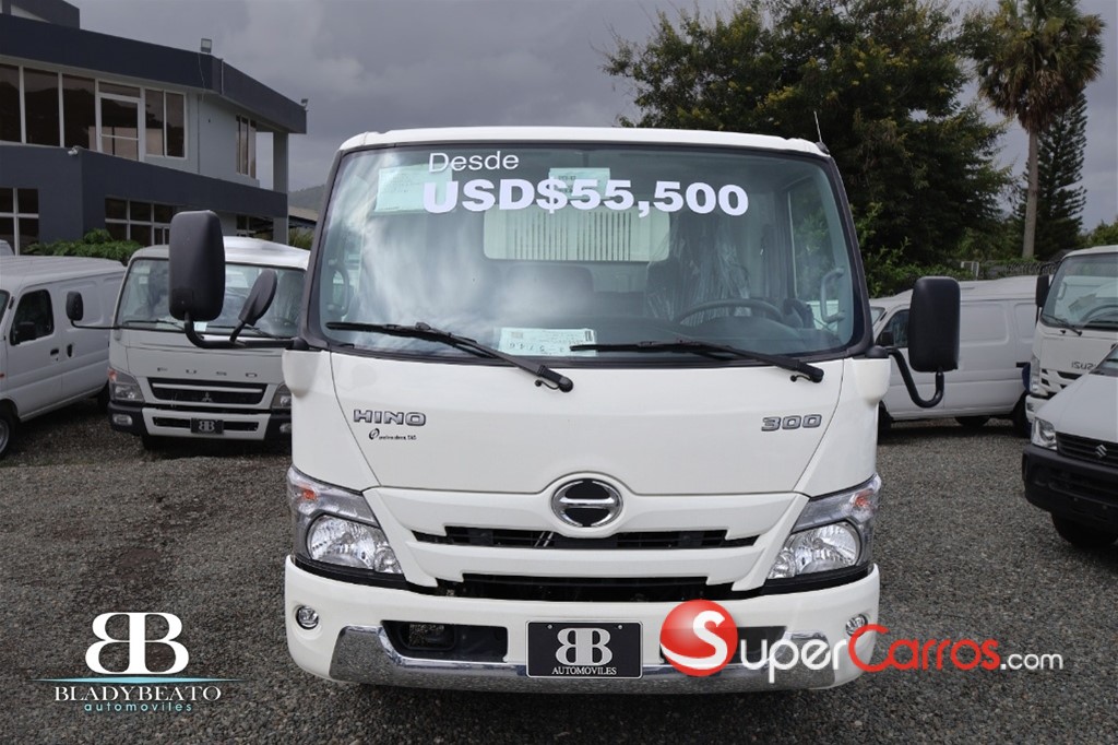 2026 Hino serie 300 XZU 710L — foto 3 / 11