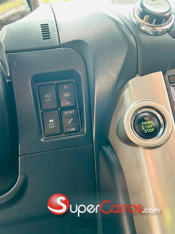 2010 Toyota Land Cruiser Prado VXL — foto 8 / 12