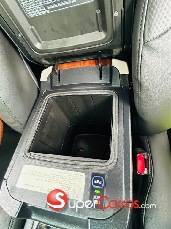 2010 Toyota Land Cruiser Prado VXL — foto 10 / 12