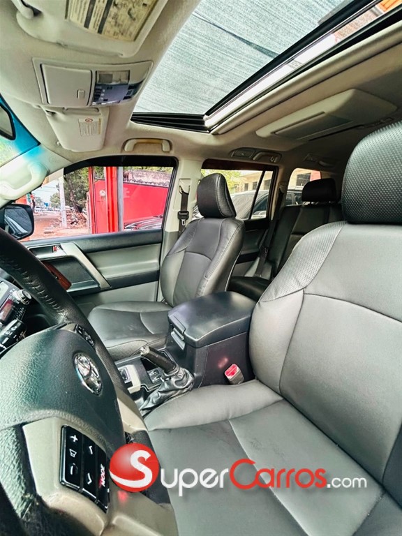 2010 Toyota Land Cruiser Prado VXL — foto 12 / 12