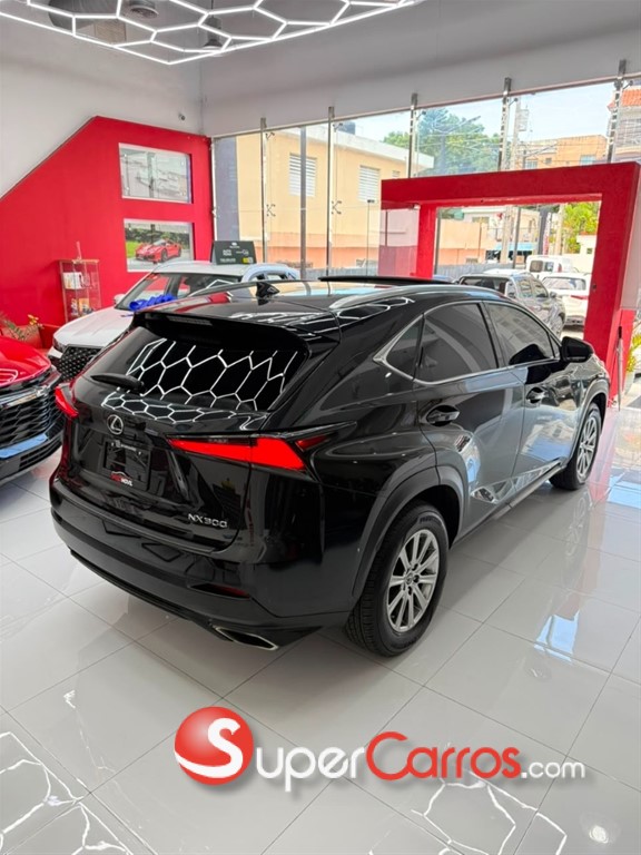 2020 Lexus NX 300 — foto 5 / 12