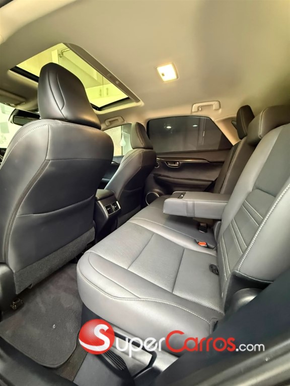 2020 Lexus NX 300 — foto 10 / 12