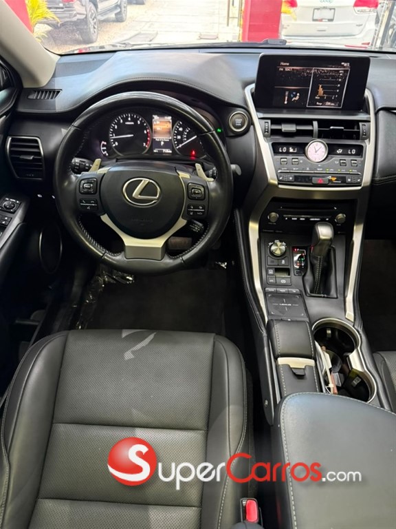 2020 Lexus NX 300 — foto 11 / 12