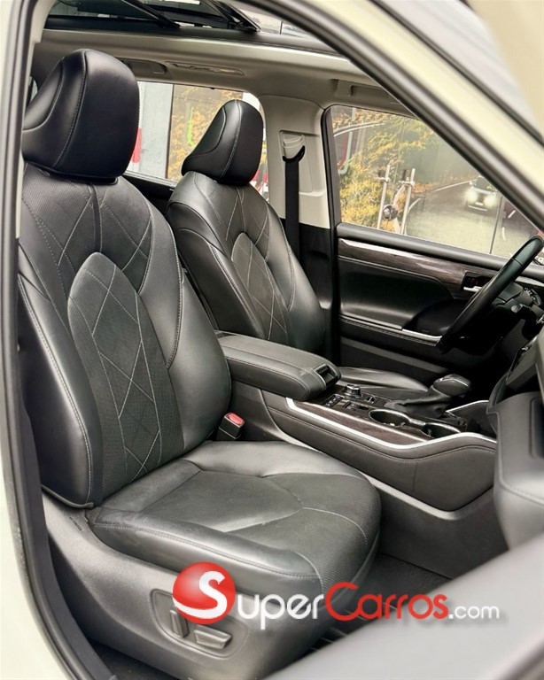 2021 Toyota Highlander Limited Platinum — foto 8 / 11