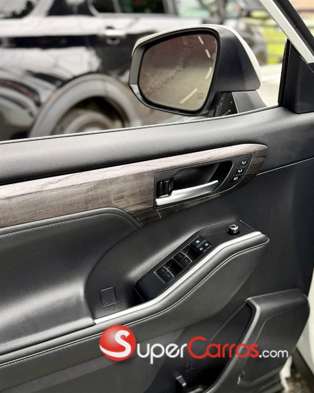 2021 Toyota Highlander Limited Platinum — foto 9 / 11