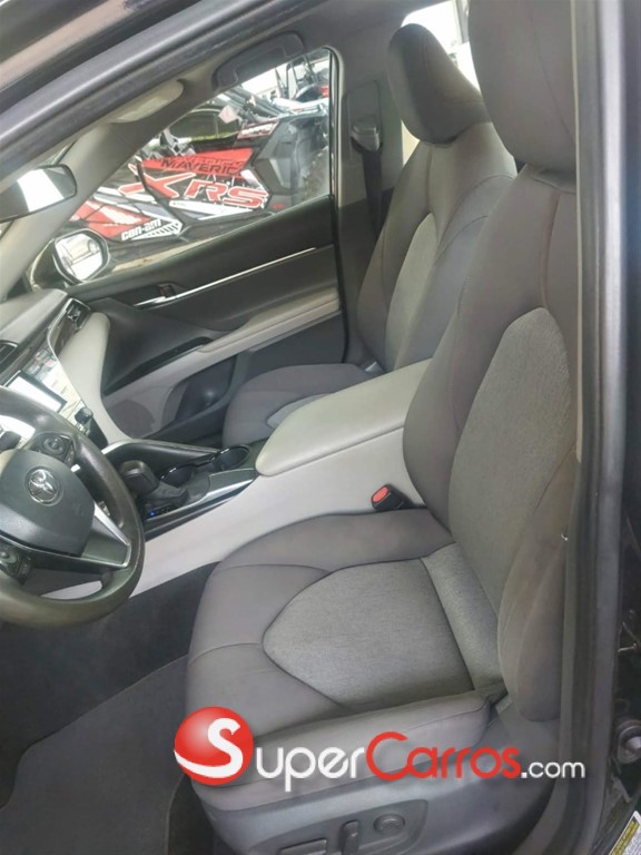 2020 Toyota Camry LE — foto 7 / 10