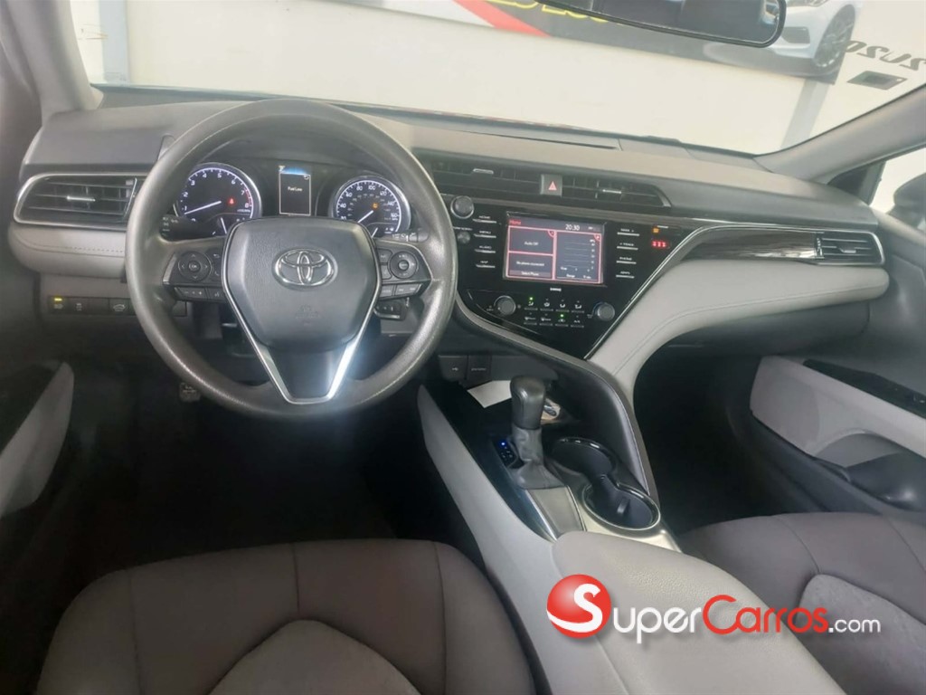 2020 Toyota Camry LE — foto 9 / 10