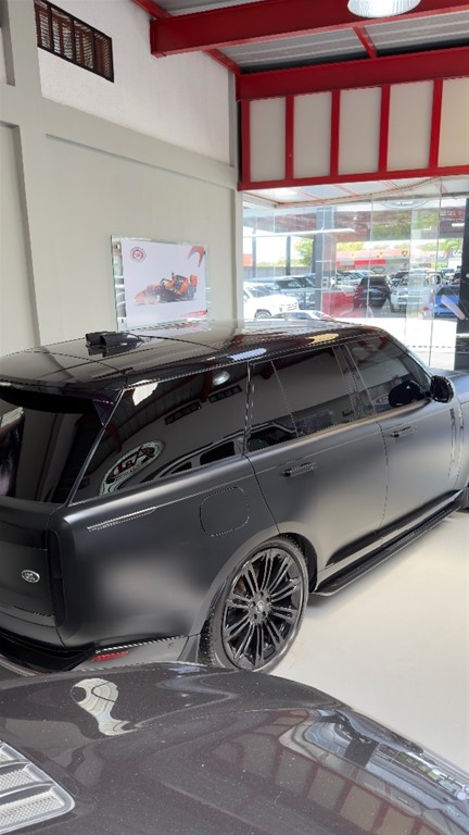 2023 Land Rover Range Rover Vogue — foto 9 / 12