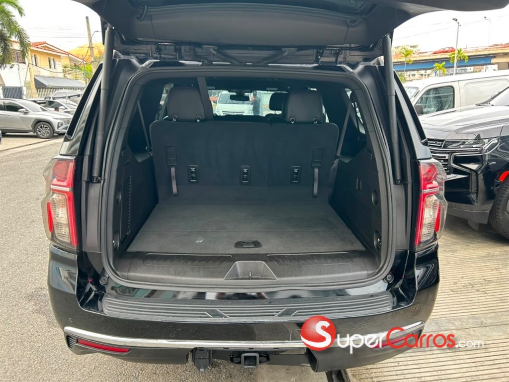 2021 Chevrolet Suburban LT — foto 11 / 12