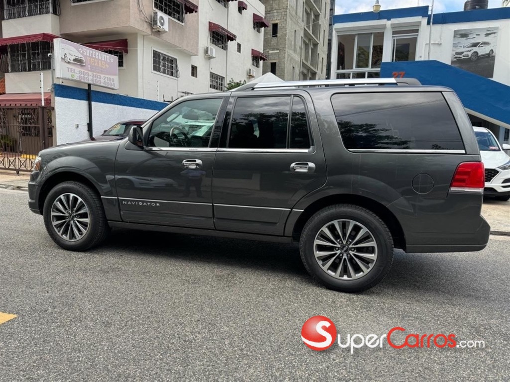 2016 Lincoln Navigator — foto 2 / 10