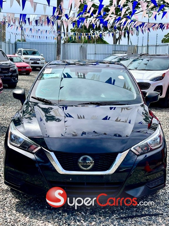 2020 Nissan Versa SV — foto 2 / 9