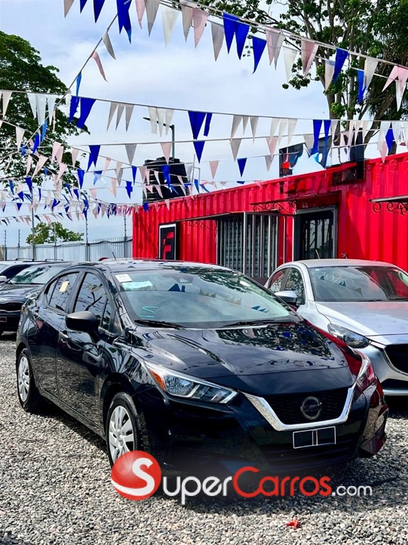 2020 Nissan Versa SV — foto 3 / 9