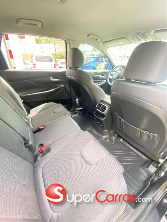 2020 Hyundai Santa Fe SE — foto 9 / 12