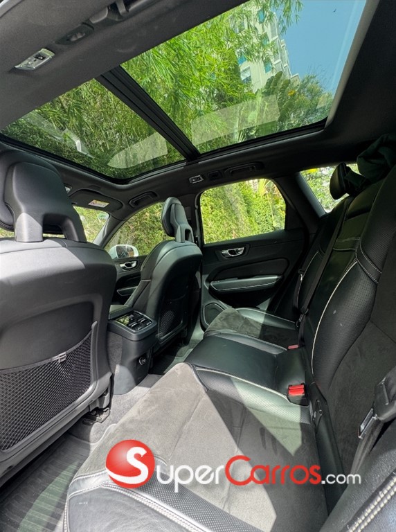 2018 Volvo XC60 T5 R Design — foto 10 / 10
