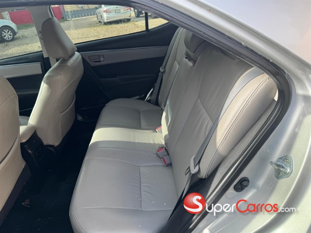 2016 Toyota Corolla LE — foto 7 / 8