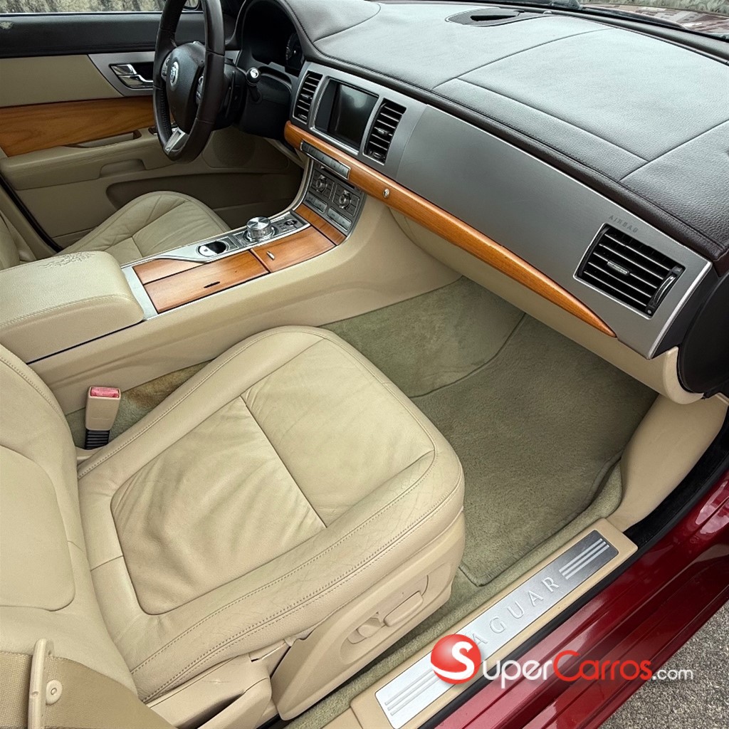 2011 Jaguar XF — foto 11 / 12