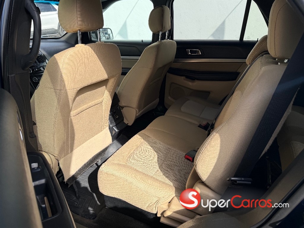 2017 Ford Explorer — foto 8 / 12