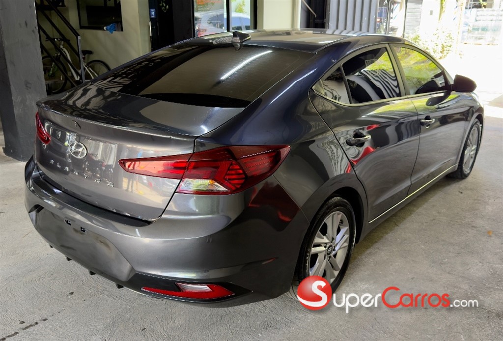 2020 Hyundai Elantra SEL — foto 3 / 6