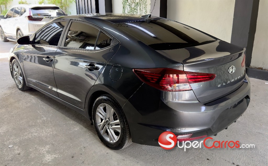 2020 Hyundai Elantra SEL — foto 4 / 6