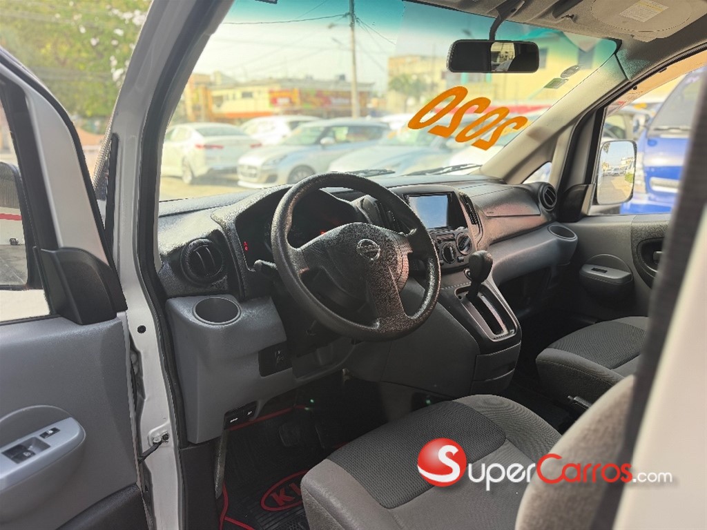 2020 Nissan NV 200 — foto 9 / 12