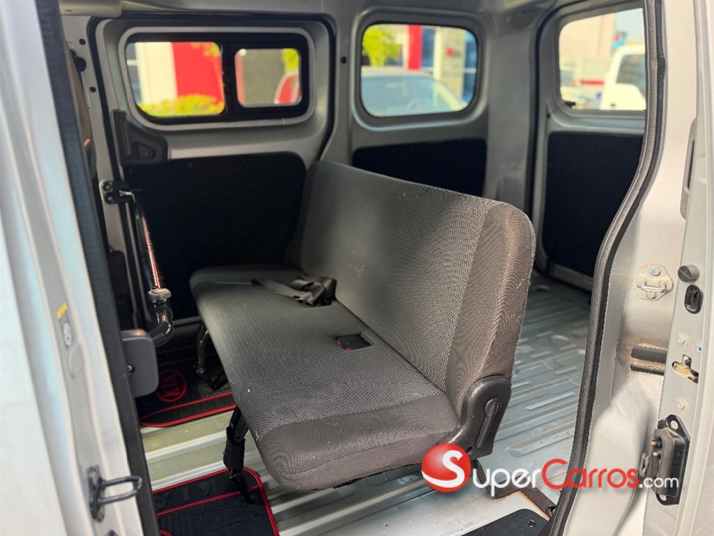 2020 Nissan NV 200 — foto 11 / 12