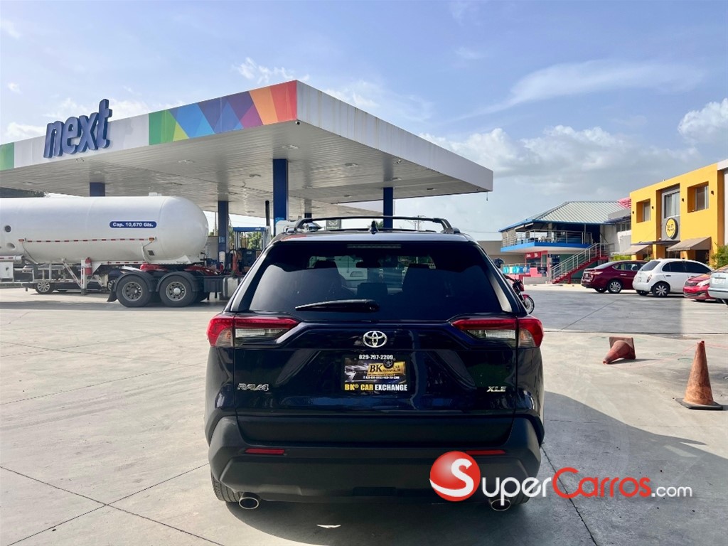 2020 Toyota RAV4 XLE — foto 4 / 11