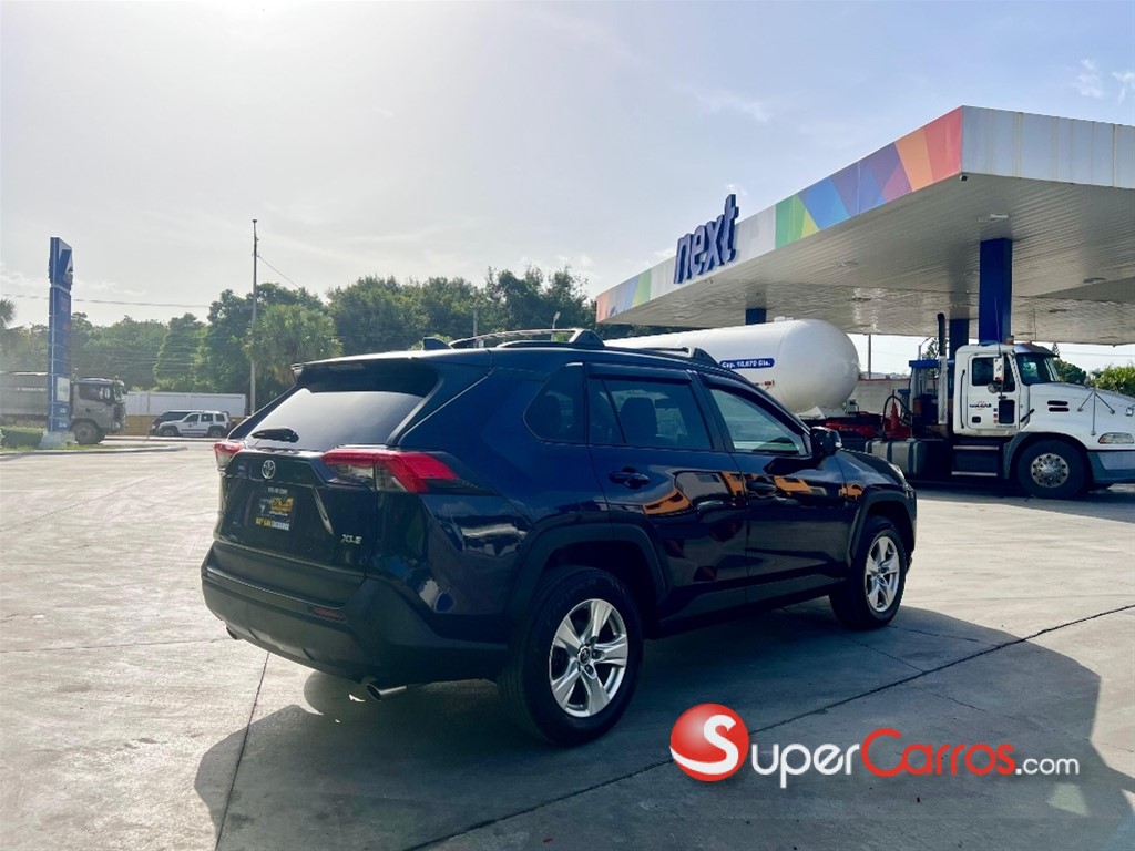 2020 Toyota RAV4 XLE — foto 5 / 11