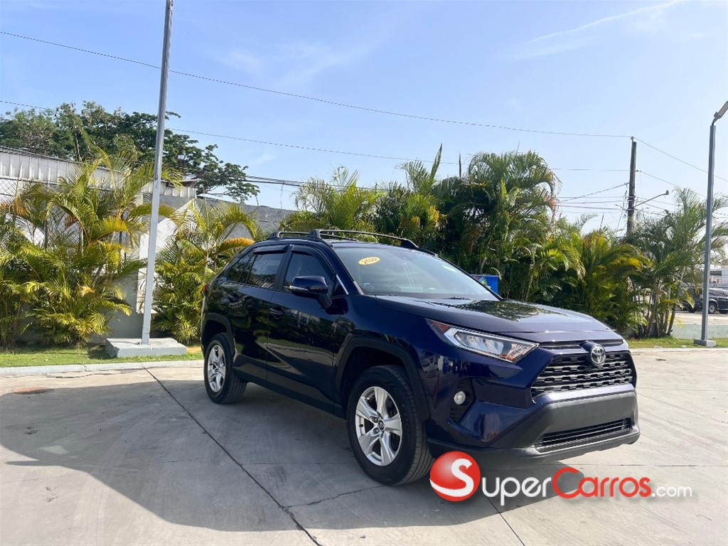 2020 Toyota RAV4 XLE — foto 6 / 11
