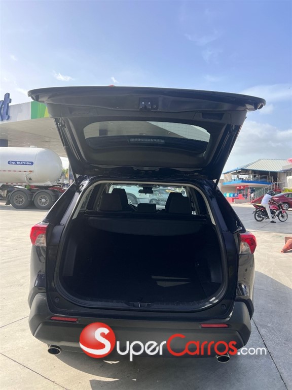 2020 Toyota RAV4 XLE — foto 9 / 11