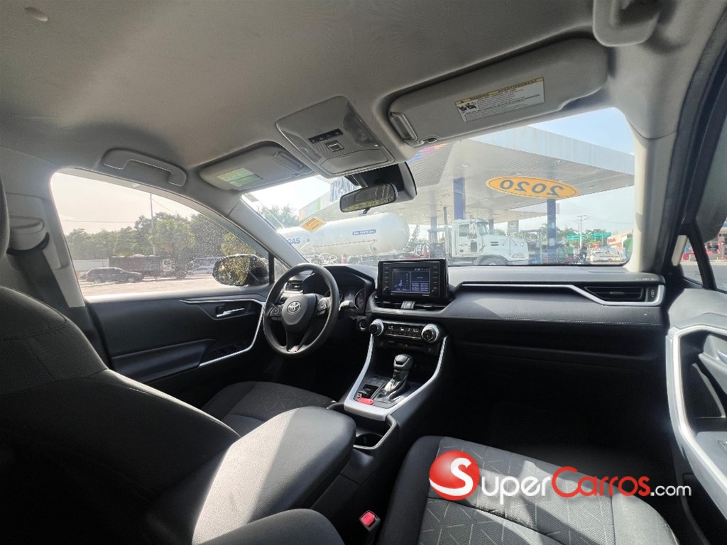 2020 Toyota RAV4 XLE — foto 10 / 11